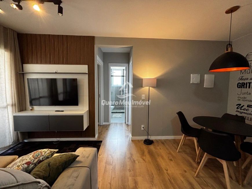 Apartamento mobiliado e decorado no De Lazzer