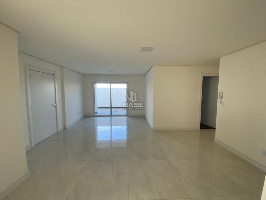 Apartamento novo com 3 dormitórios, sendo um suíte, sala de estar e jantar integrados, cozinha, saca