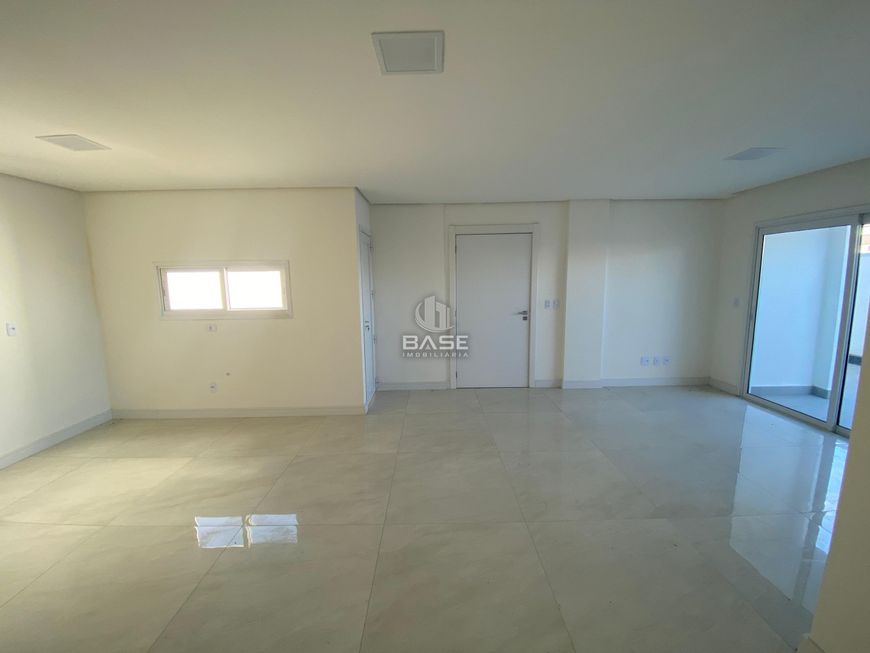 Apartamento novo com 3 dormitórios, sendo um suíte, sala de estar e jantar integrados, cozinha, saca