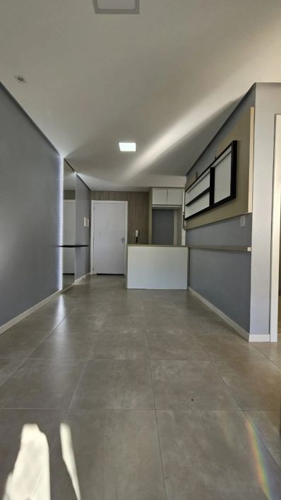 Apartamento mobiliado e c/ terraço no Desvio Rizzo