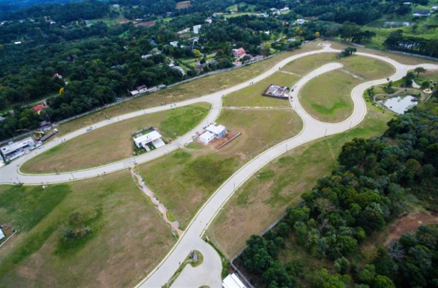 Excelentes terrenos em condomínio fechado com áreas de 711,05m à 1048,04m. Um Condomínio Residencial