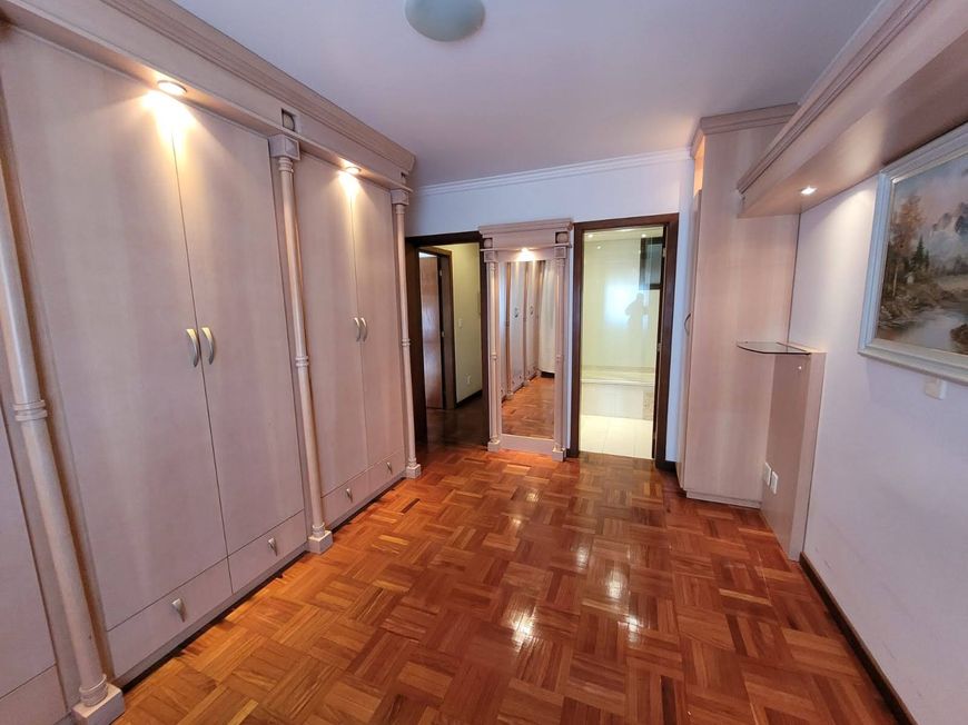 Apartamento para venda com 234 metros quadrados com 3 quartos