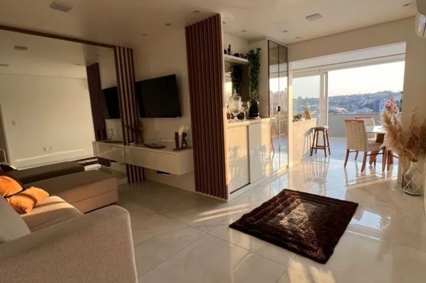 Excelente apartamento mobiliado em ótima localização e posição solar (Oeste) no Bairro Panazzolo! Co
