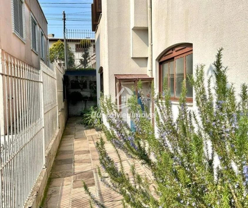 Casa de 3 pisos à venda no bairro Rio Branco