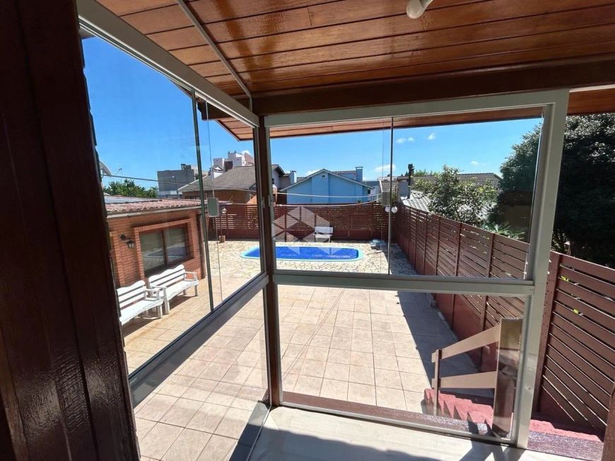 Casa com Piscina