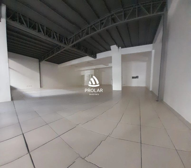 Aluguel : loja com 365m² com 3 vagas de garagem .
