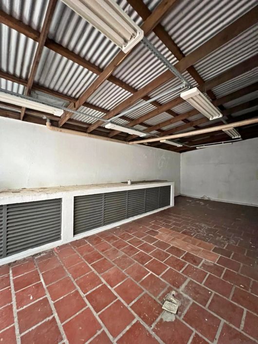 BENTOALVES aluga sala térrea com 367 m2, dois andares, em São Pelegrino - Caxias do Sul - RS