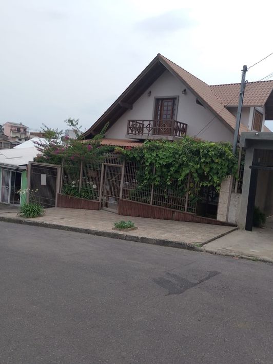 Venda de Casa em Caxias do Sul-RS, bairro Nossa Senhora do Rosario