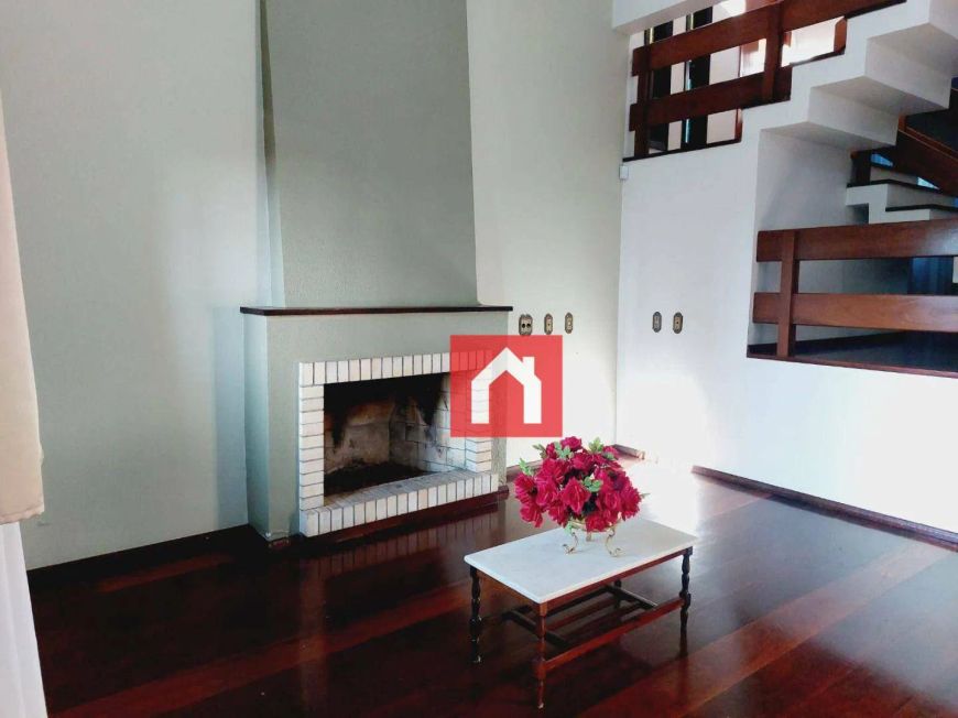 Casa com 3 dormitórios à venda, 249 m² por R$ 850.000,00 - Floresta - Caxias do Sul/RS