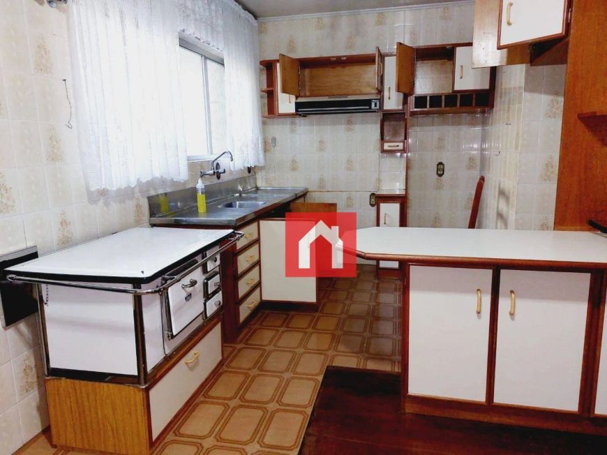Casa com 3 dormitórios à venda, 249 m² por R$ 850.000,00 - Floresta - Caxias do Sul/RS