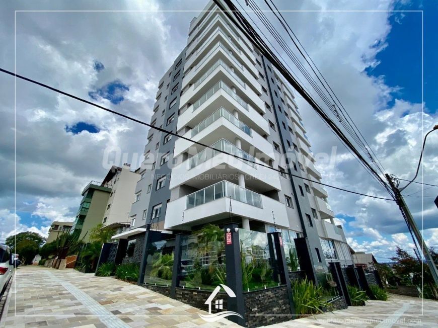 Apartamento com 3 suítes em Lourdes