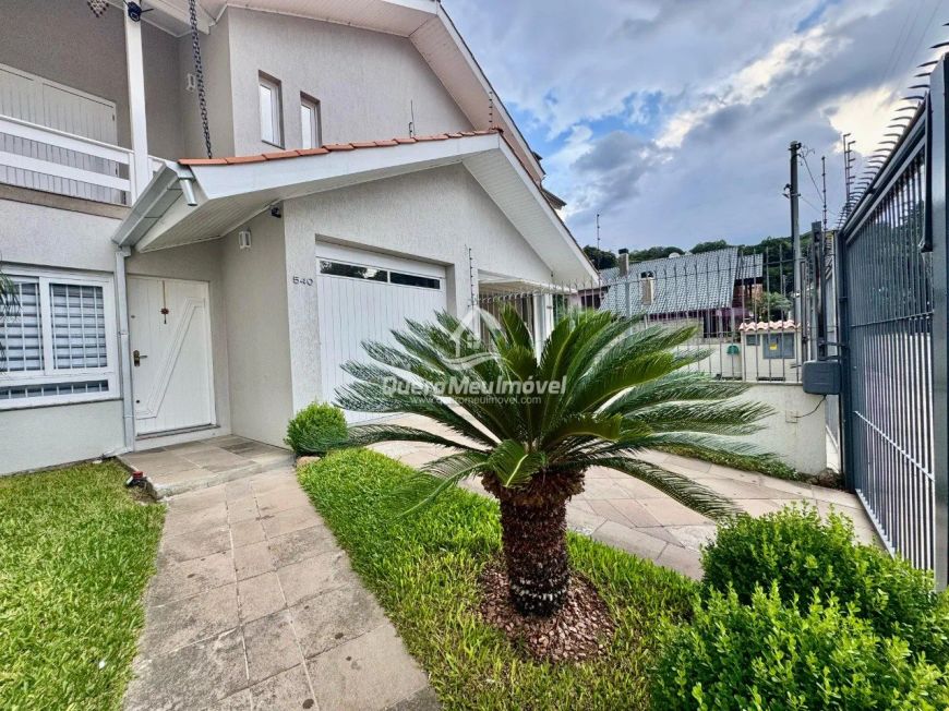 Casa semimobiliada à venda no Vinhedos