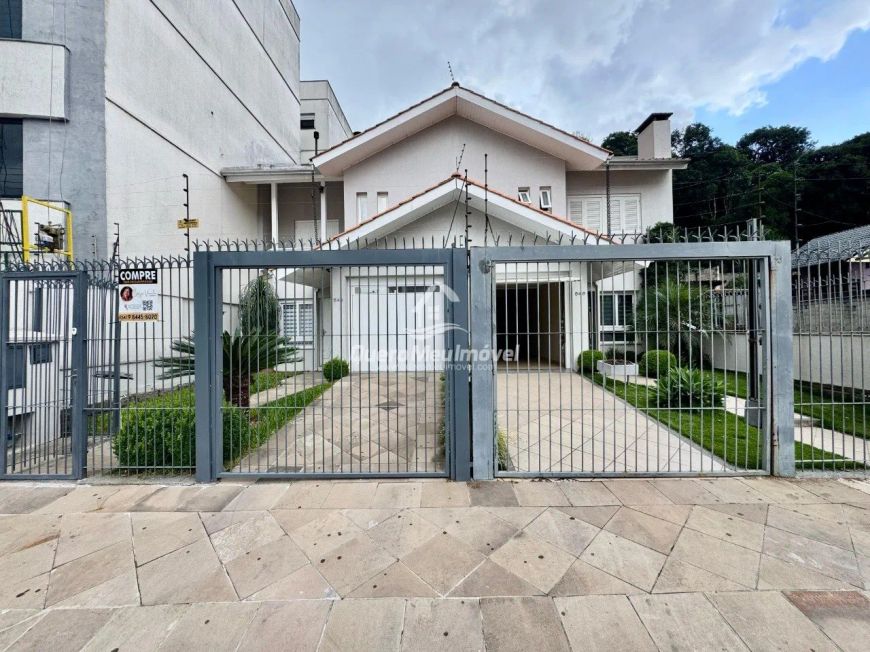 Casa semimobiliada à venda no Vinhedos