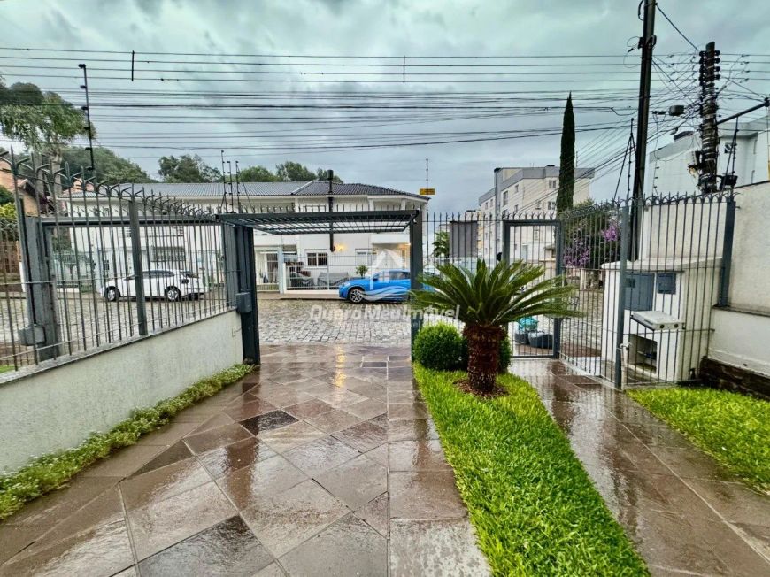 Casa semimobiliada à venda no Vinhedos
