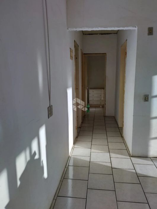 Casa e ponto comercial com amplo terreno, 220, 00 m² no Bairro Charqueadas.