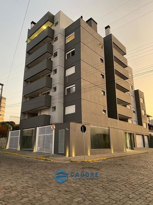 Cobertura duplex três quartos, no Sagrada Família