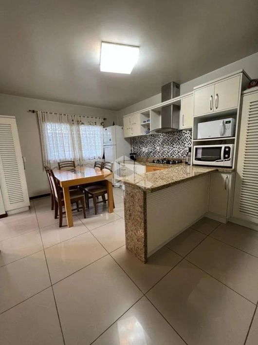 Excelente casa individual.