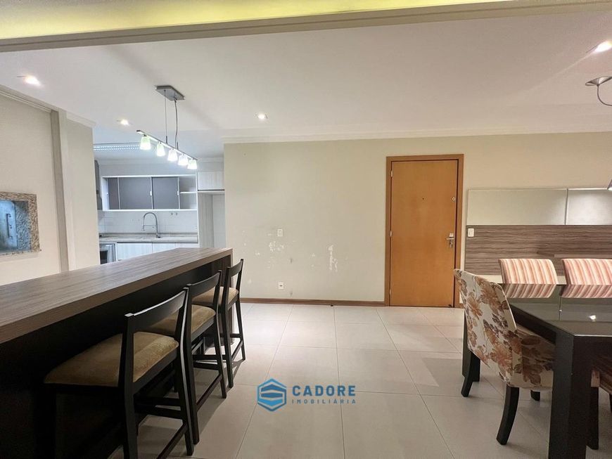 Apartamento com três dormitórios suite, Exposição