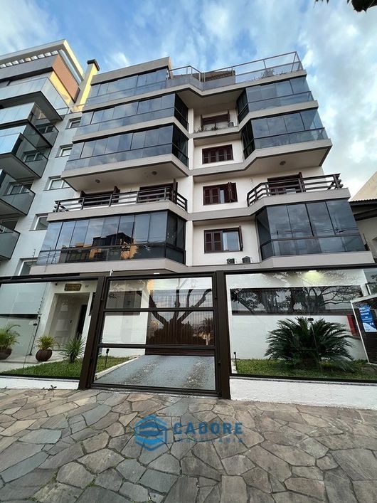 Cobertura duplex mobiliada e decorada com 245m²
