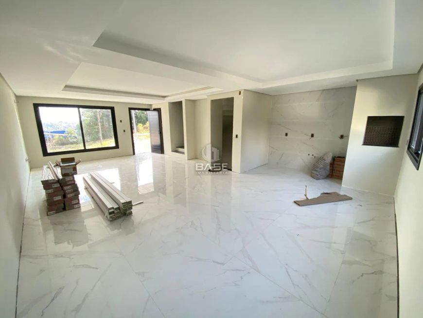 Localizada no bairro São Luiz, em Caxias do Sul, esta casa de 3 dormitórios, sendo 1 suíte, é ideal