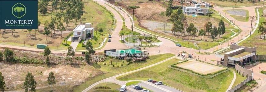 Terreno à venda em Caxias do Sul, no bairro São Ciro. Com área total de 1.049,40m², este terreno ofe