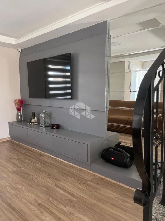 Casa individual com3 quartos uma suíte com sacada deck ,garagem para 2 carros 100% mobiliado e com 1