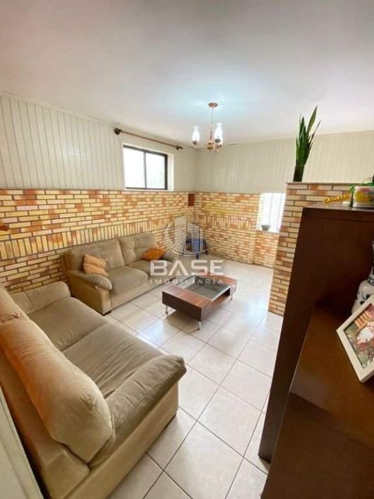 Casa - 260m² - Rio Branco,casa semimobiliada com 3 dormitórios, sendo 1 suíte com closet, sala de es