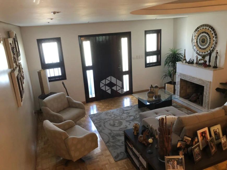 Maravilhosa casa com 4 dormitorios/quartos e 3 vagas no bairro Sagrada Familia