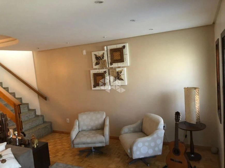 Maravilhosa casa com 4 dormitorios/quartos e 3 vagas no bairro Sagrada Familia