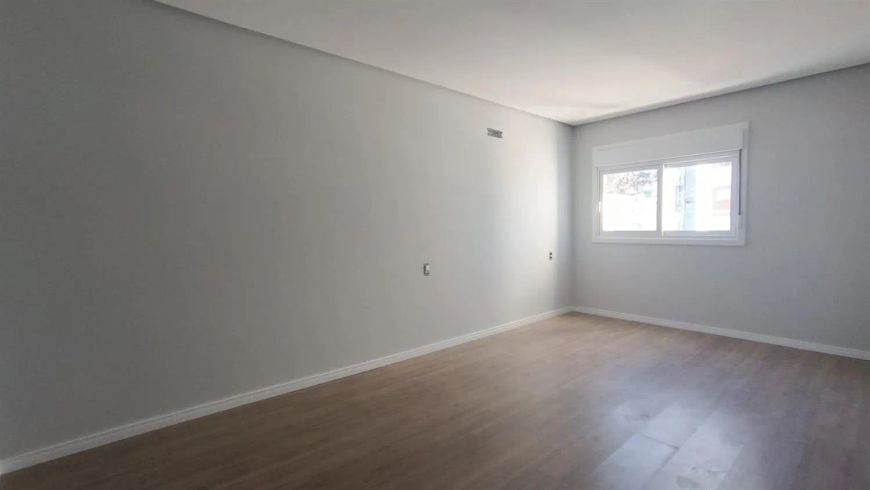 Excelentes apartamentos com 03 dormitórios (sendo 01 suíte), sala para 02 ambientes, ampla sacada go