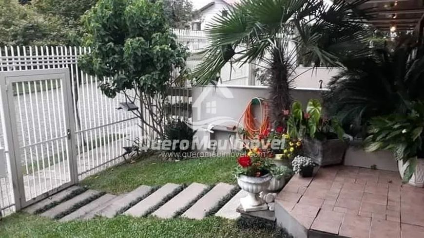 Sobrado Triplex mobiliado no Jardim América