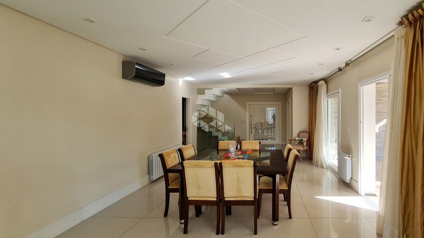 Casa alto padrão com três suítes no bairro Vila Verde