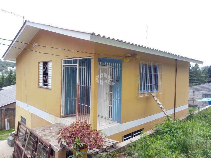 casa com dois pavimentos bairro Santa Catarina