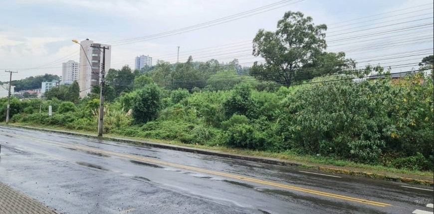Venda de Área em Caxias do Sul-RS, bairro Santa Lúcia