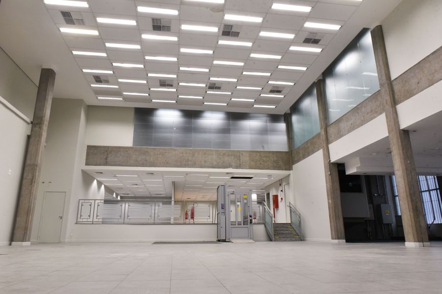 BENTOALVES aluga prédio comercial 4 pavimentos, 2668m² no Centro de Caxias do Sul-RS