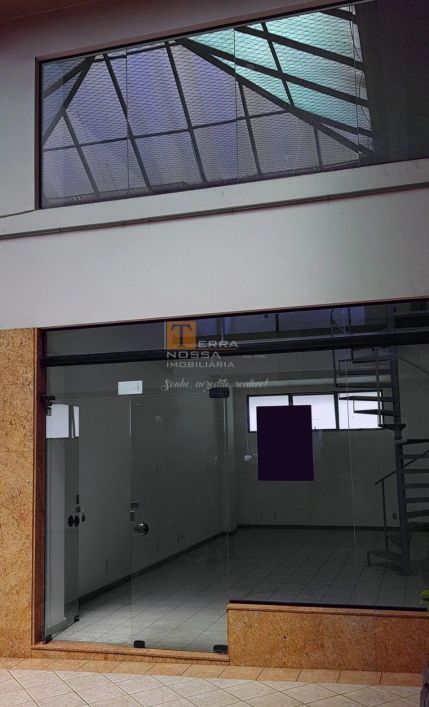 Sala Comercial com mezanino 82m², Pio X, Caxias do Sul-RS