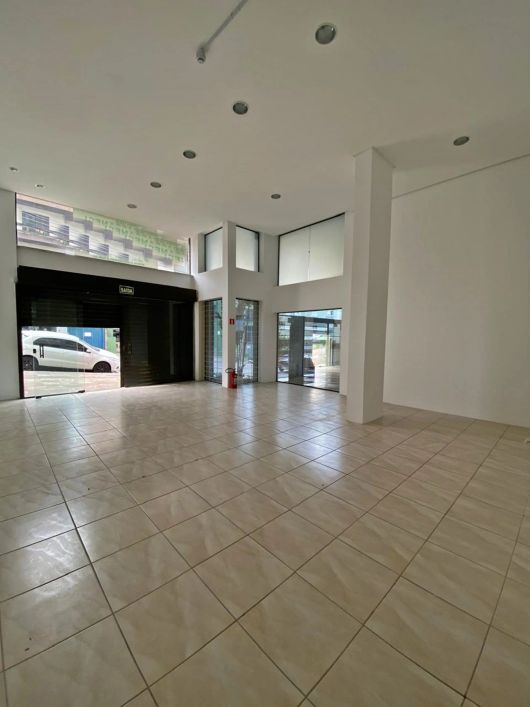 BENTOALVES aluga loja térrea co230 m2, vaga dupla de garagem, no centro - Caxias do Sul - RS
