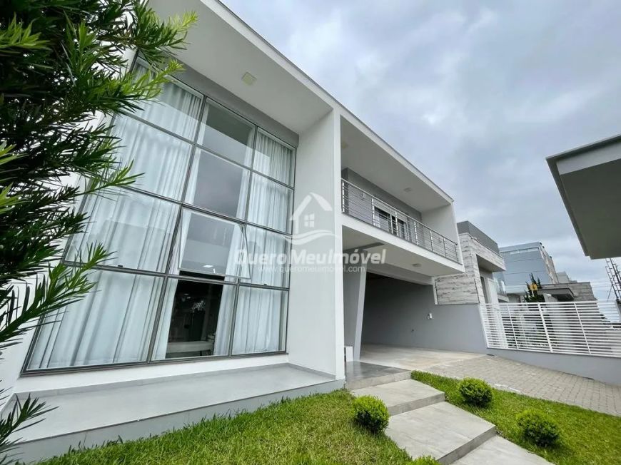 Casa com piscina a venda em Caxias do Sul