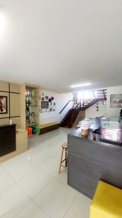 Venda de Salas/Conjuntos em Caxias do Sul-RS, bairro Centro e 242m² Área Terreno