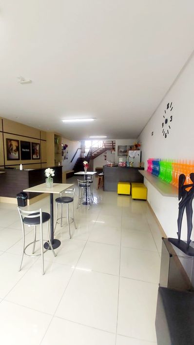 Venda de Salas/Conjuntos em Caxias do Sul-RS, bairro Centro e 242m² Área Terreno