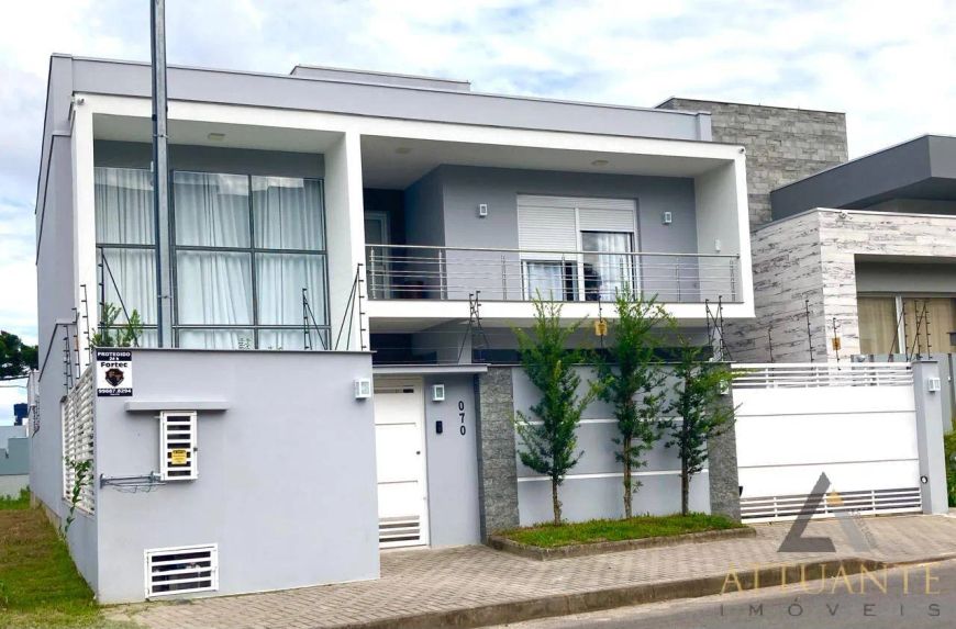 Casa semi mobiliada alto padrão - Bairro Vila Verde