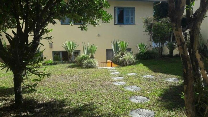 Excelente residência de alvenaria com paredes duplas no Bairro Santa Lucia! Com 04 dormitórios (send