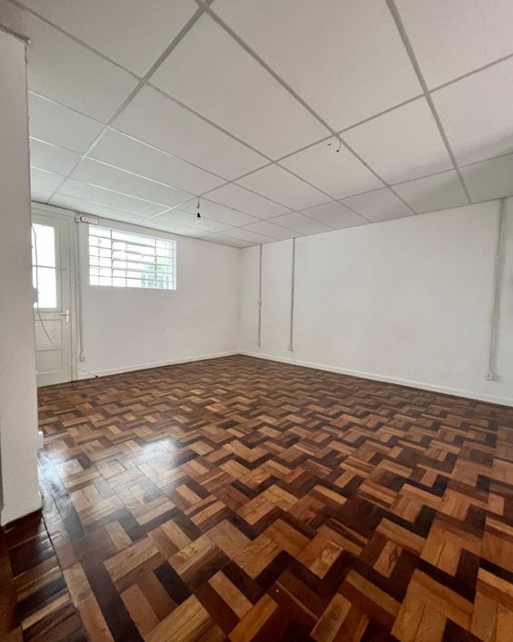 BENTOALVES aluga loja térrea, ótima localização em São Pelegrino, Caxias do Sul-RS