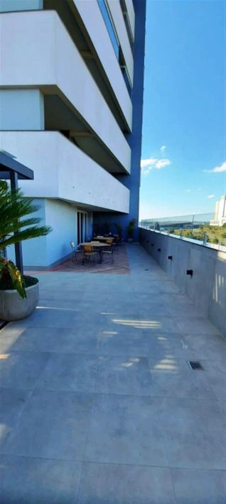 Excelente apartamento com 03 suítes com sacada (sendo 01 master e 02 americanas), hall de entrada, a