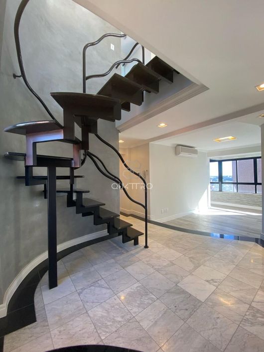 Cobertura duplex com piscina privativa e vista espetacular