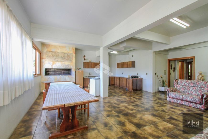 Apartamento 4 dormitórios, mobiliado, com 216 m².