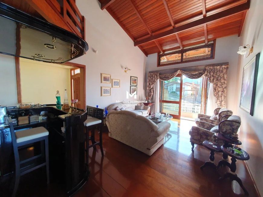 Casa a venda no bairro cinquentenário com 420 m²