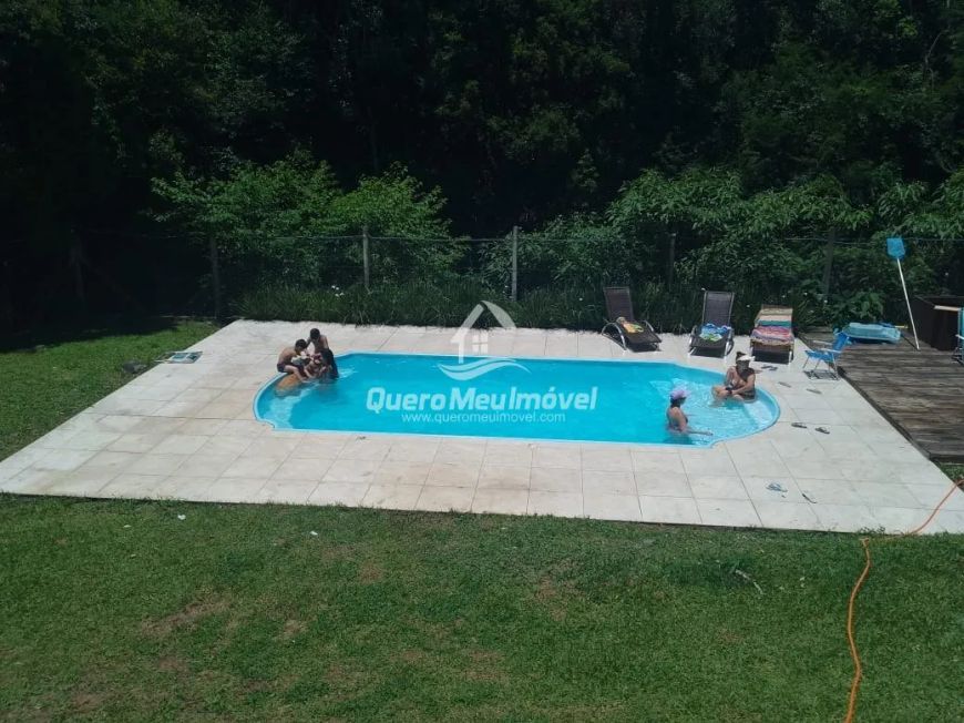 Casa em condomínio na Linha 40