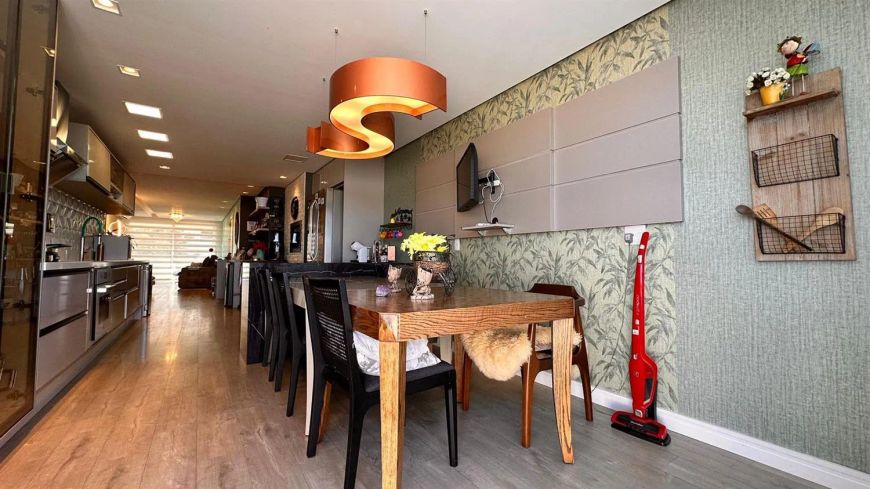Excelente apartamento mobiliado e decorado à venda no bairro Rio Branco. Com 03 dormitórios (sendo 0
