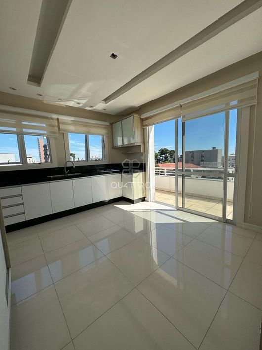 Linda cobertura com amplo espaço gourmet e terraço